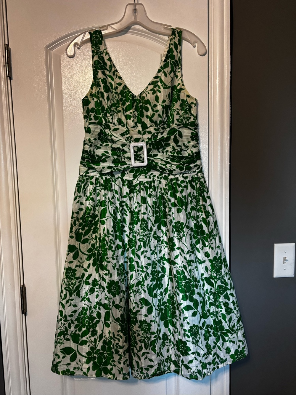 DressBarn Green Floral Fit & Flare Dress Women’s Size 6 Belted Sleeveless